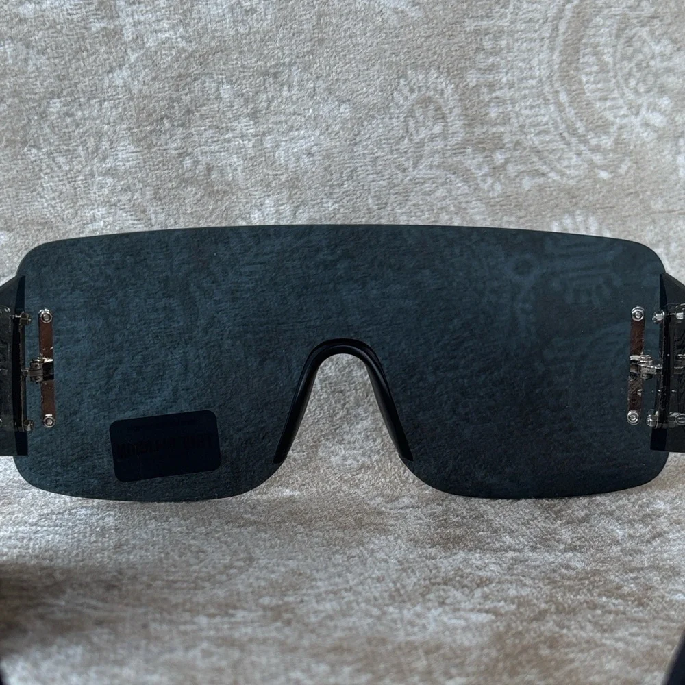 Brand New True Religion Black Rimless Shield Sunglasses Retro Wide Arm Horseshoe